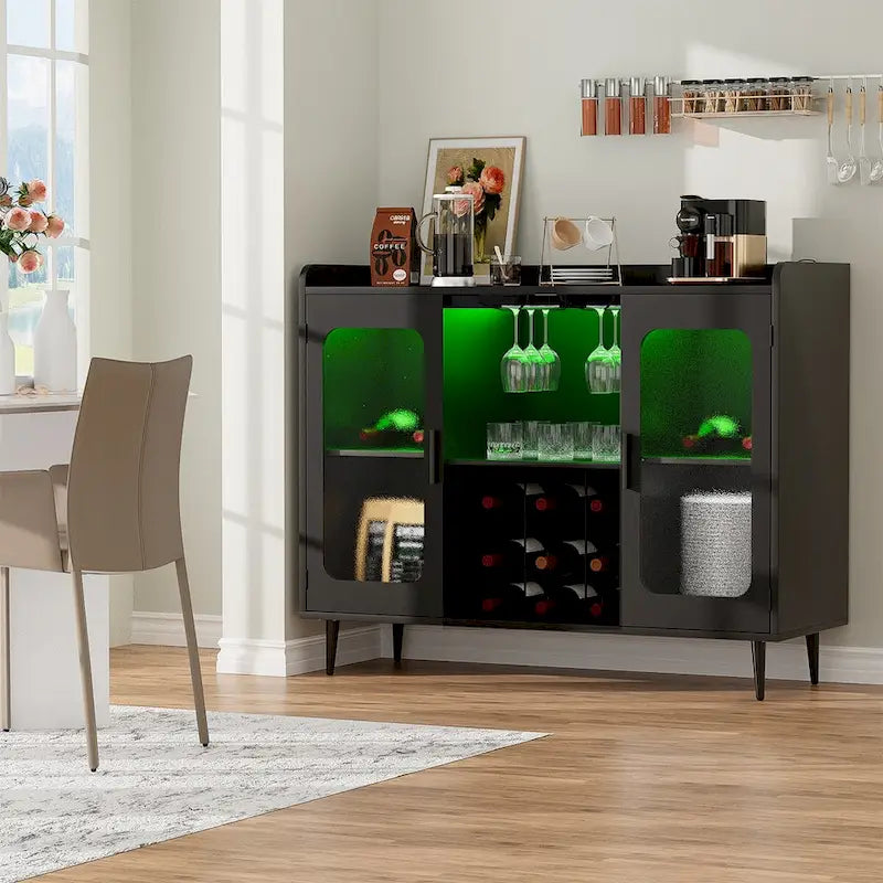 Buffet industriel noir avec casier à vin et lumières LED
