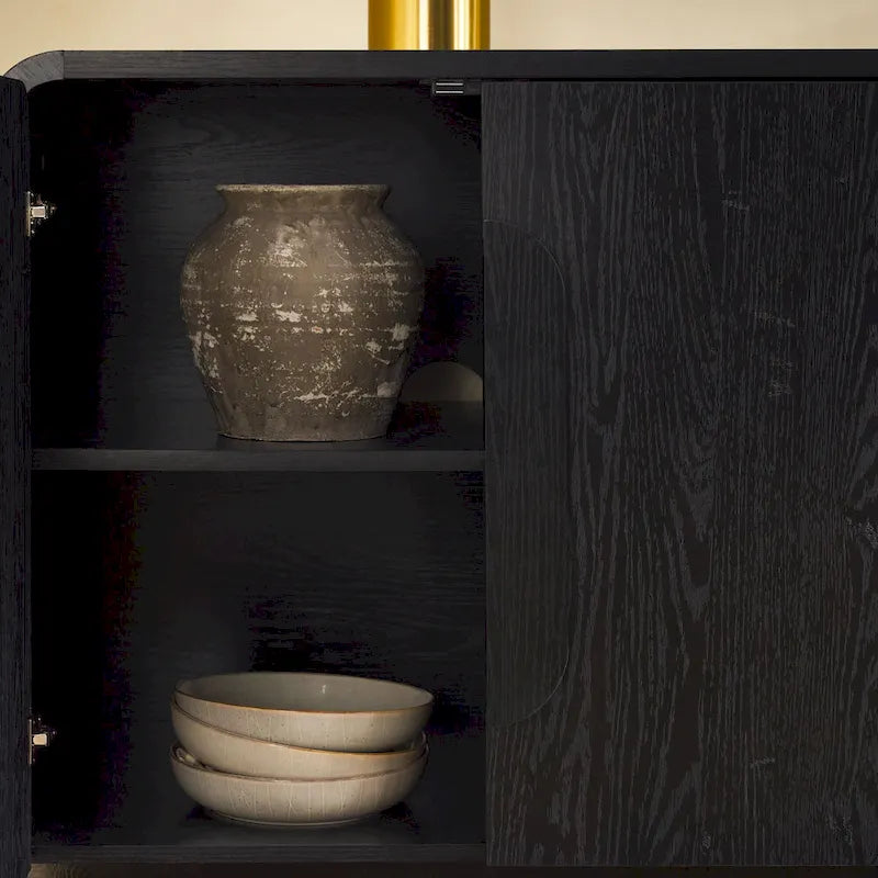 Buffet moderne noir/chêne côtier de 64 po avec bords tombants et poignées en bois